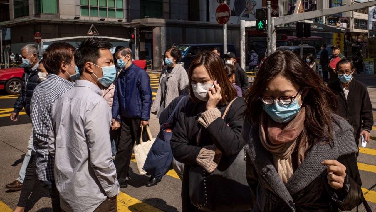 Recorde de infecções diárias por Covid-19 é batido em Hong Kong