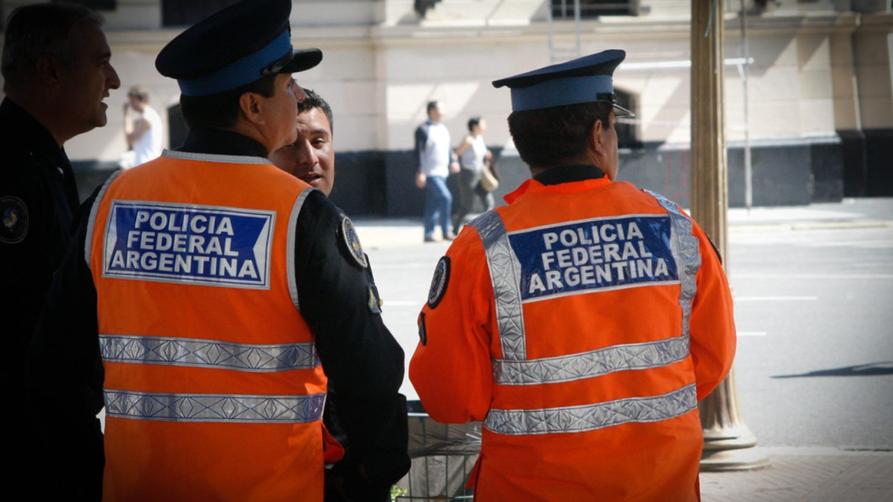 Autoridades da Argentina interditam editora de livros nazistas
