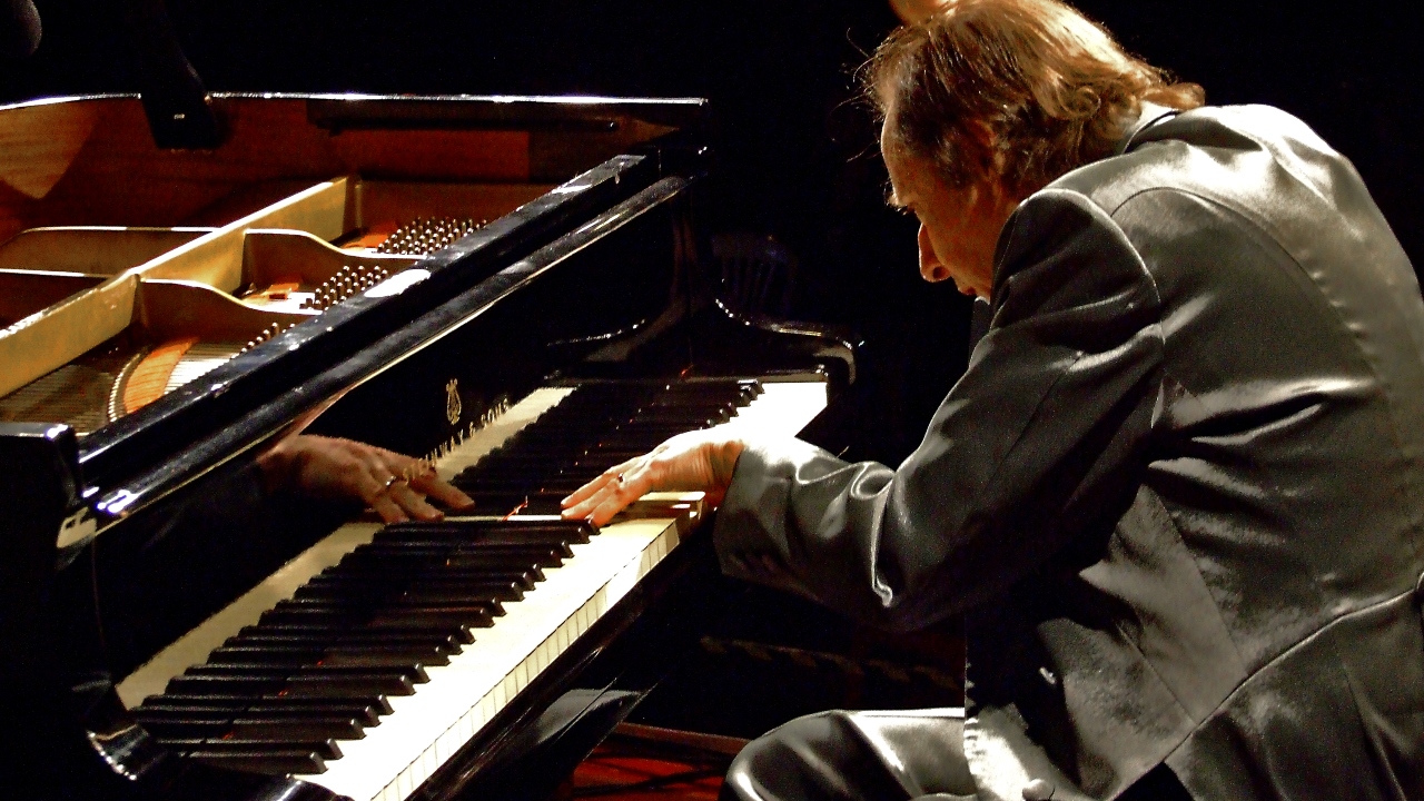 Arthur Moreira Lima: O pianista que trocou o brilho dos palcos pelo interior do Brasil