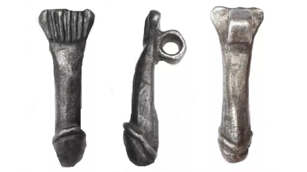 O antigo pingente romano de ‘pênis da sorte’  encontrado no Reino Unido