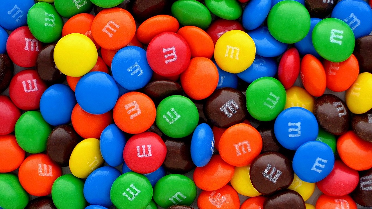 Funcionários da M&M’s caem em tanque de chocolate em fábrica da Pensilvânia