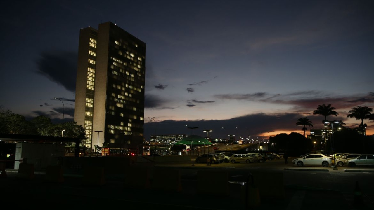 Congresso Nacional volta mostrar a frase ‘Holocausto Nunca Mais’