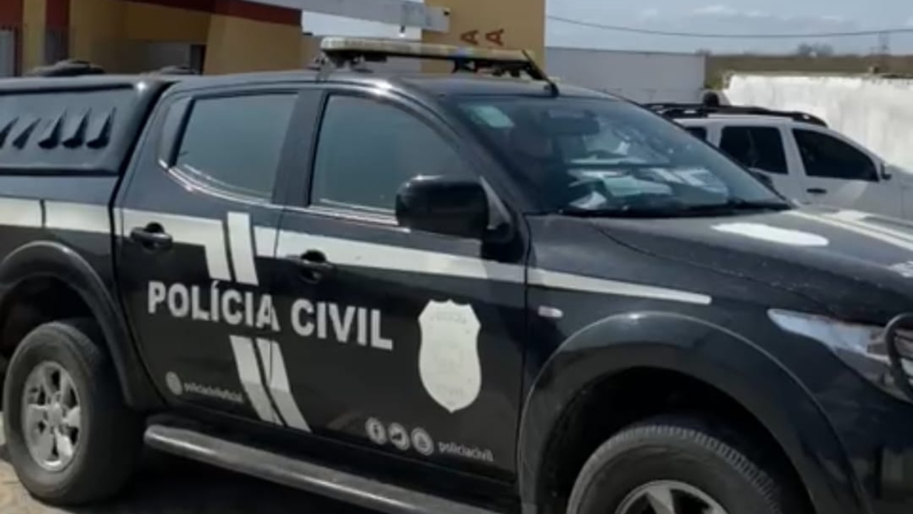 Homem é detido após arrancar parte do lábio de sua ex-namorada