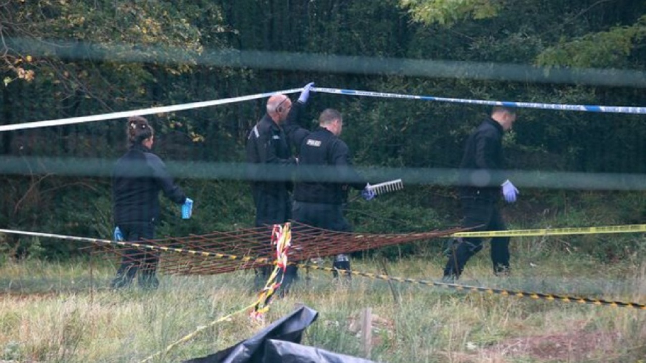 Após oito anos polícia inglesa encontra restos de homem que foi assassinado e desmembrado