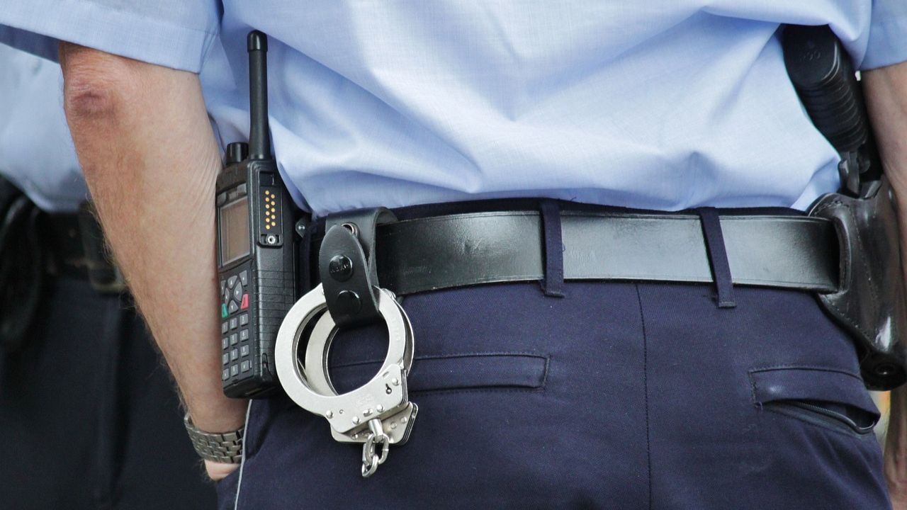 Dois adolescentes de 19 anos são presos em conexão com tiroteio nos EUA