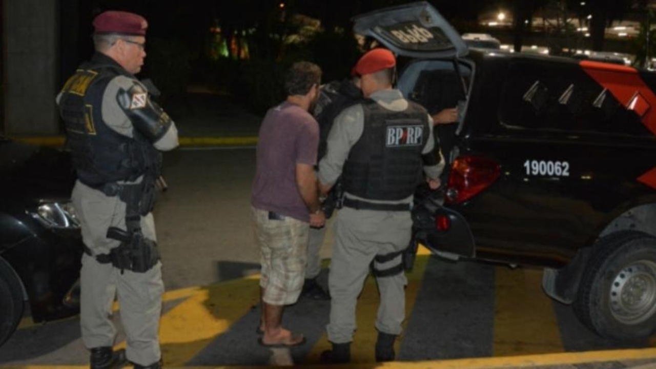 Português procurado pela Interpol por crimes sexuais é extraditado do Brasil