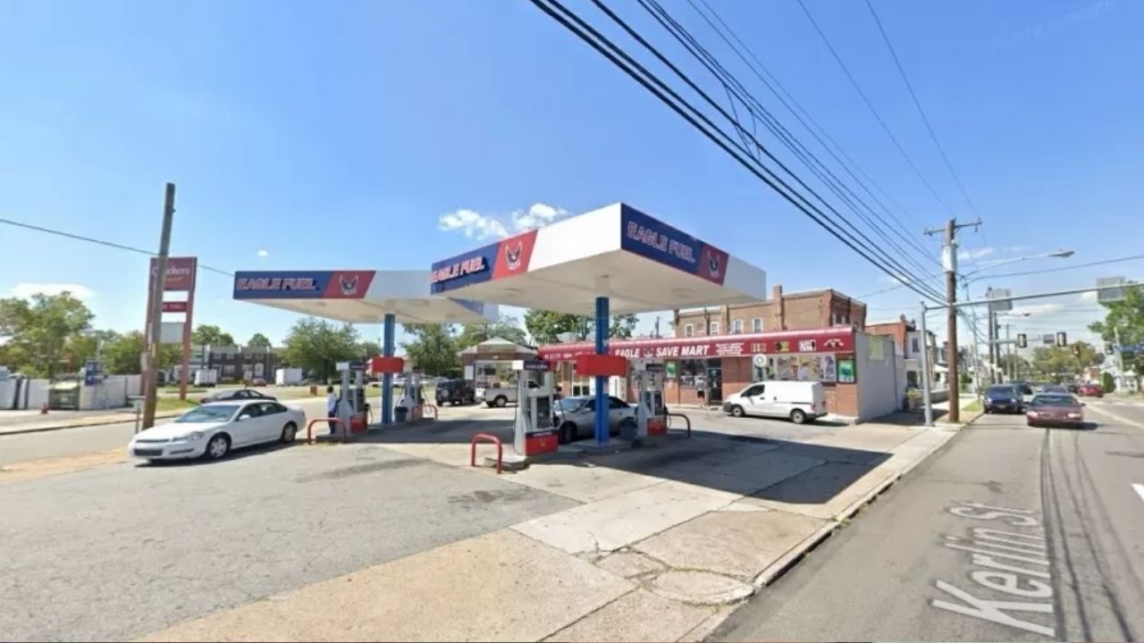 Menino de 2 anos mata irmã de 4 anos após disparo acidental dentro de carro nos EUA
