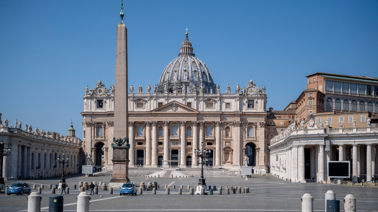 Em intervenção inusitada, Vaticano se opõe a projeto de lei que visa combater a homofobia