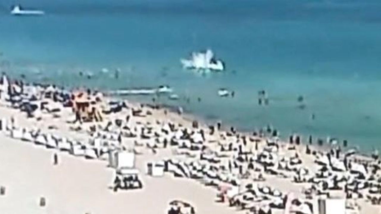 Helicóptero cai em praia de Miami cheia de banhistas; dois tripulantes estão feridos
