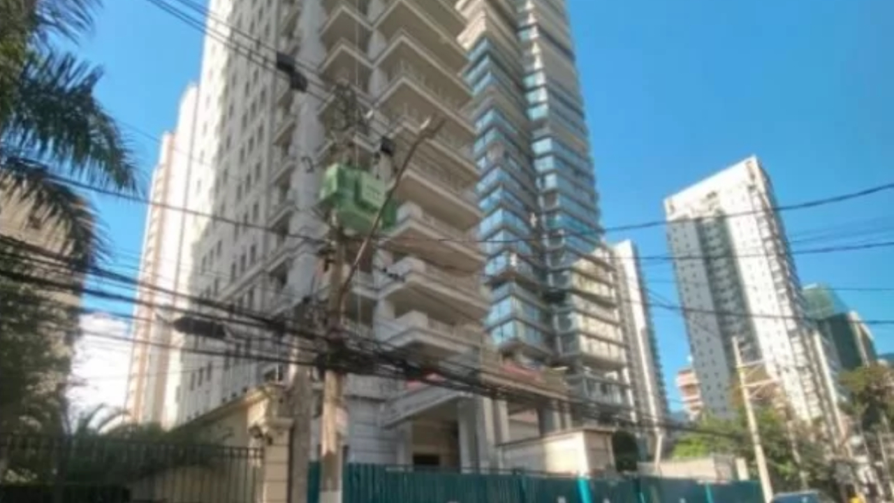 Prédio de luxo sem autorização pode se tornar moradia popular em SP
