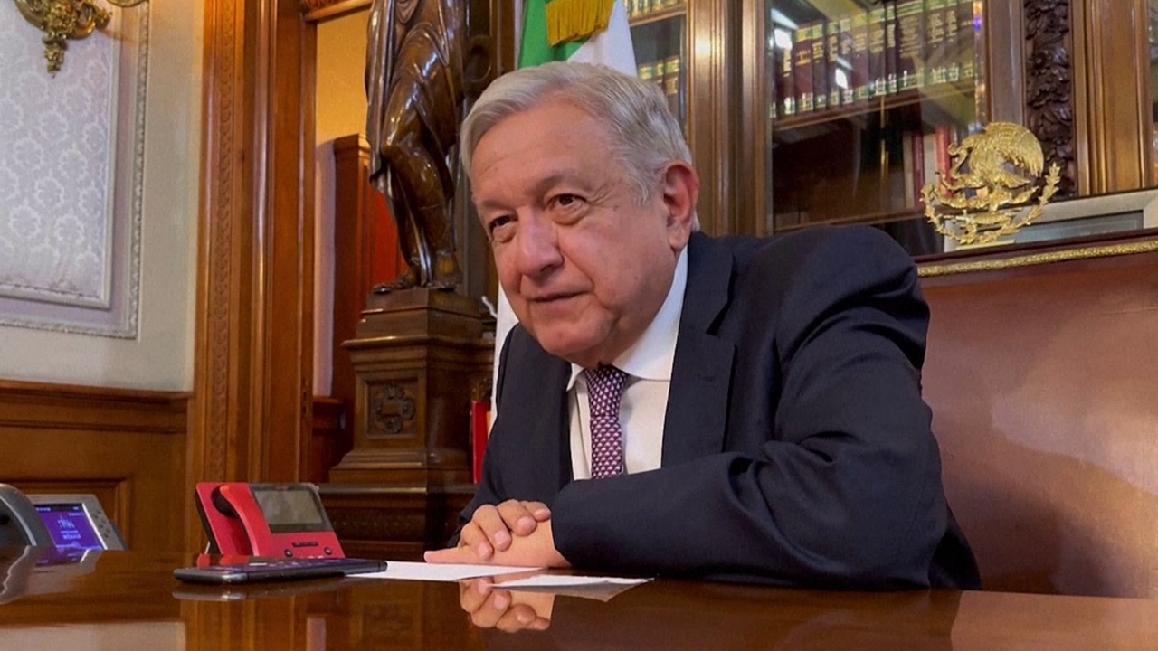 Presidente do México causa polêmica ao compartilhar foto de ‘elfo maia’