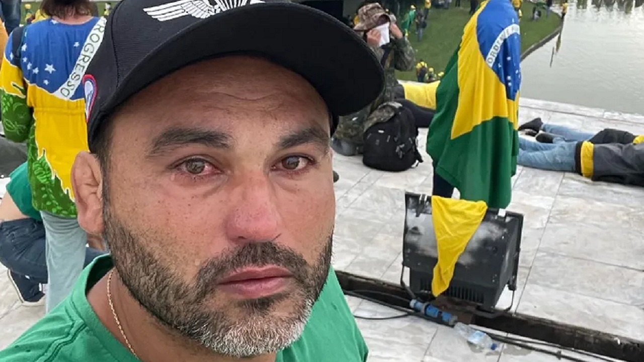 Primo de filhos de Bolsonaro participou de atos terroristas em Brasília