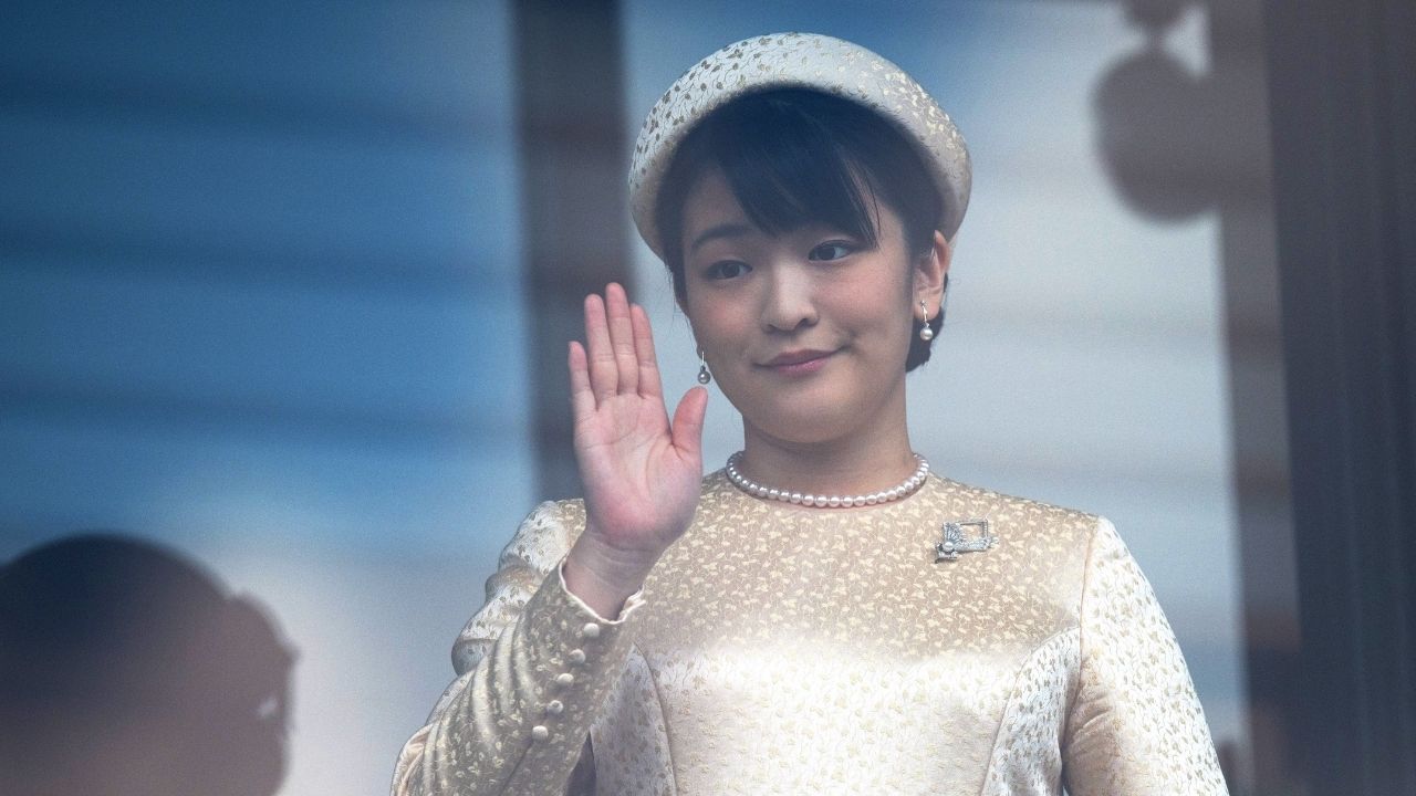 Após abdicar de seu cargo na monarquia japonesa, ex-princesa Mako muda-se para os Estados Unidos