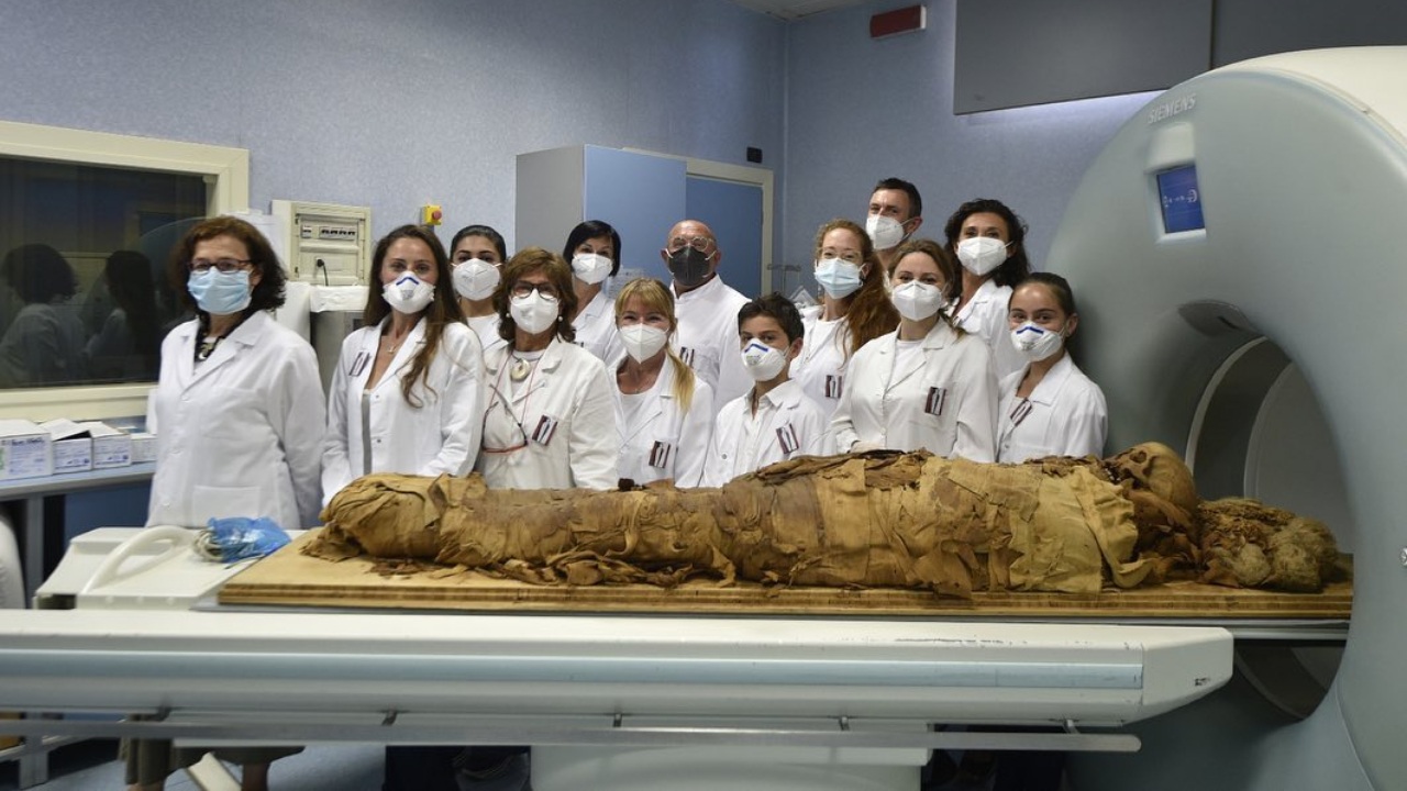 Múmia de quase 3 mil anos é submetida a tomografia em novo projeto