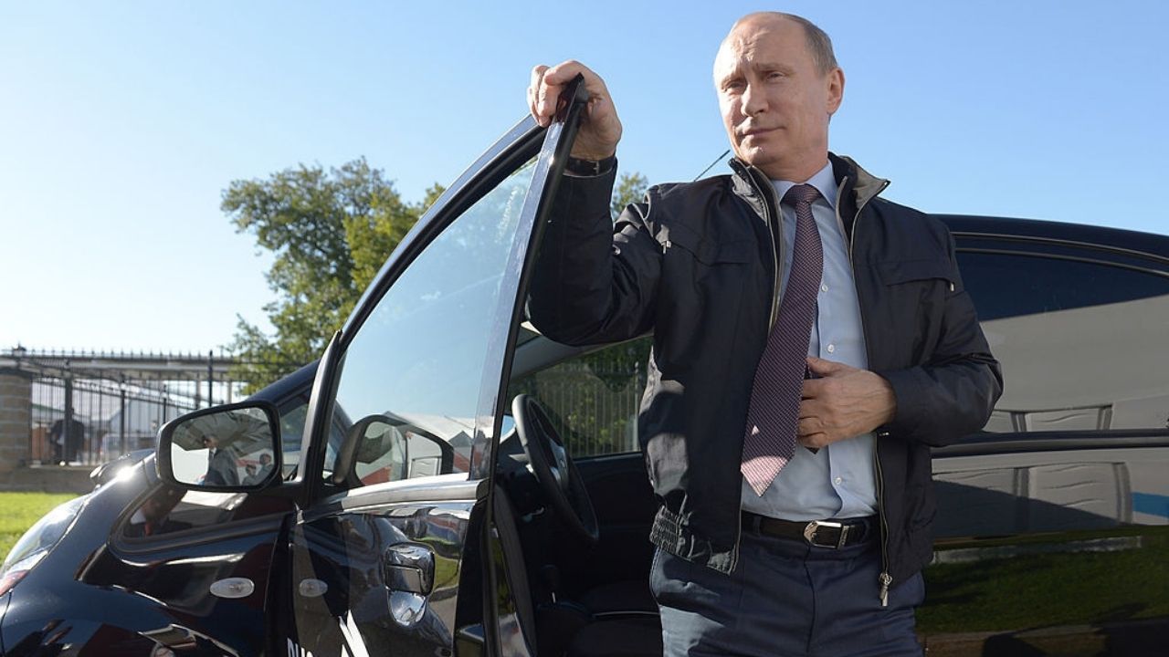 Putin trabalhou como taxista após queda da União Soviética