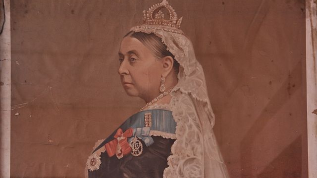 Encerrando um dos reinados mais duradouros da Inglaterra, morria há 122 anos a rainha Vitória
