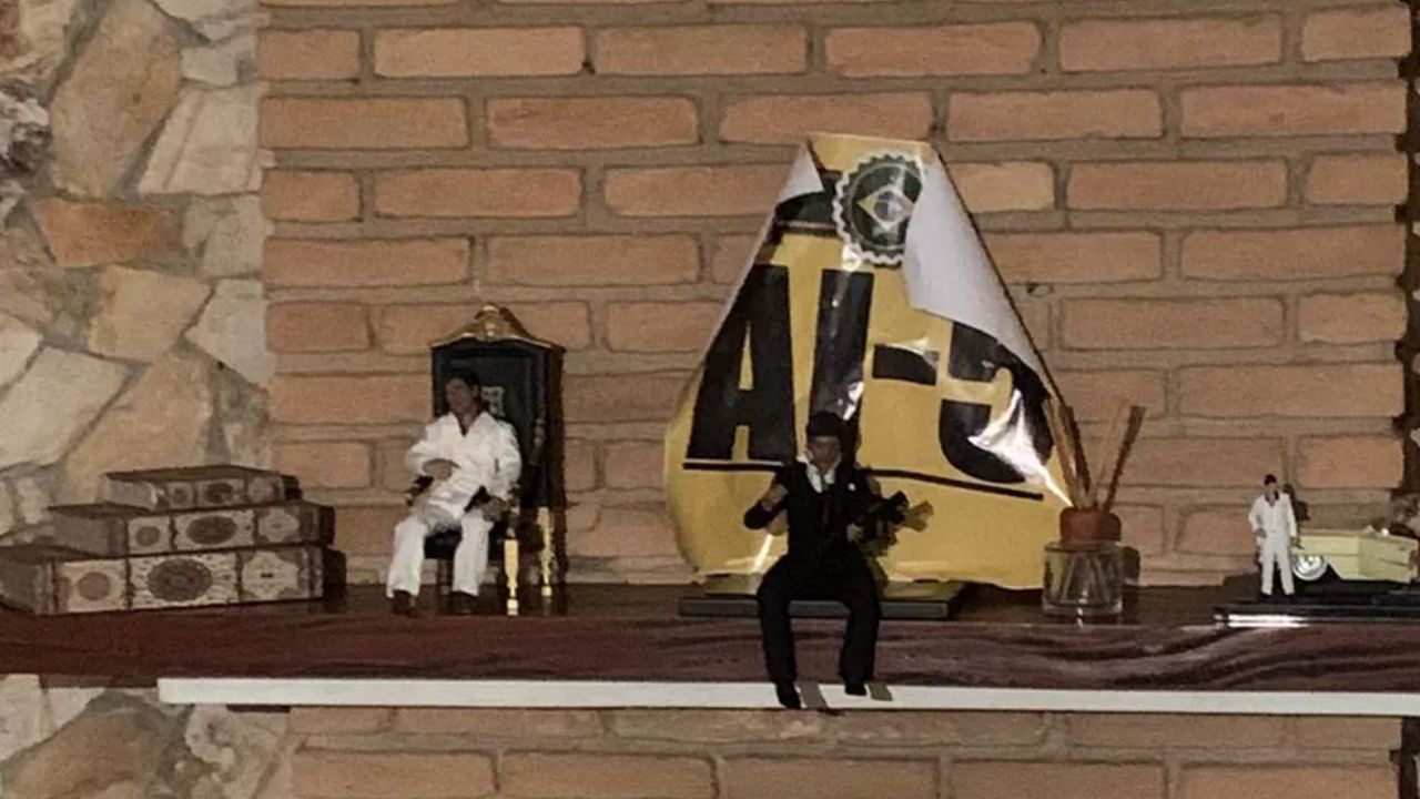 Polícia encontra cartaz com ‘AI-5’ em casa onde Fabrício Queiroz foi detido