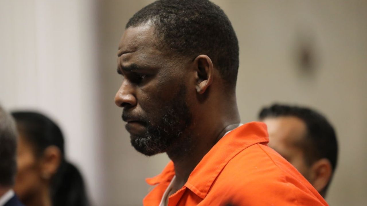 R. Kelly tem canais banidos do Youtube após condenação por tráfico sexual
