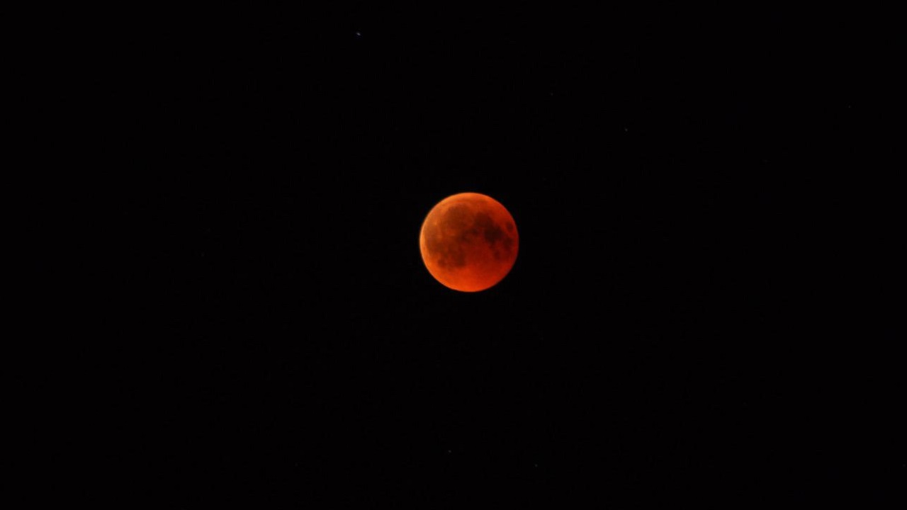 Lua de Sangue: Fenômeno será visto no Brasil neste domingo