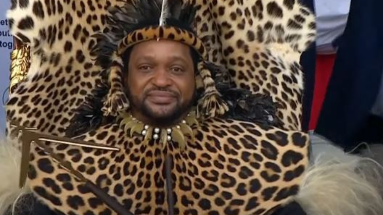 Na África do Sul, novo rei zulu é reconhecido e cerimônia é a primeira em 50 anos