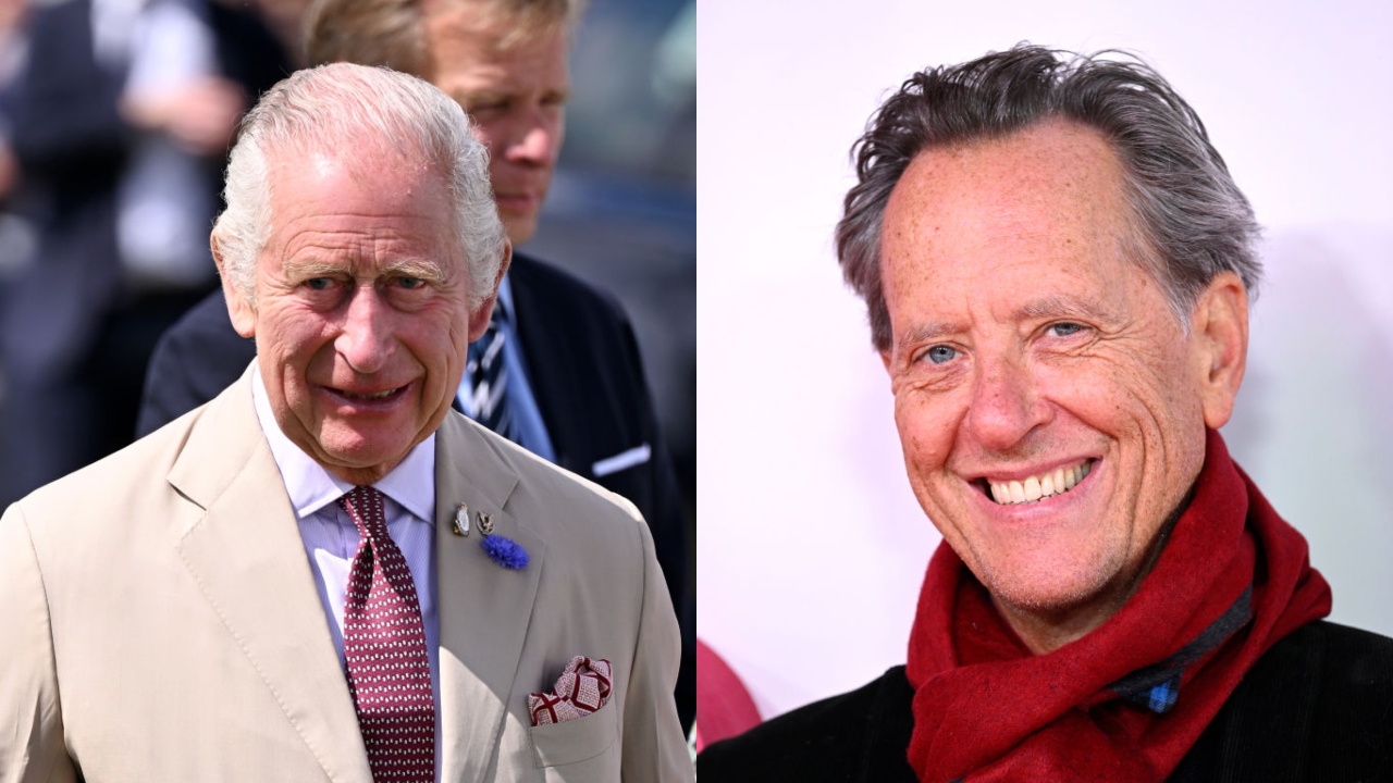 Richard E. Grant relembra incidente com cueca ‘ensanguentada’ em casa de campo do rei Charles