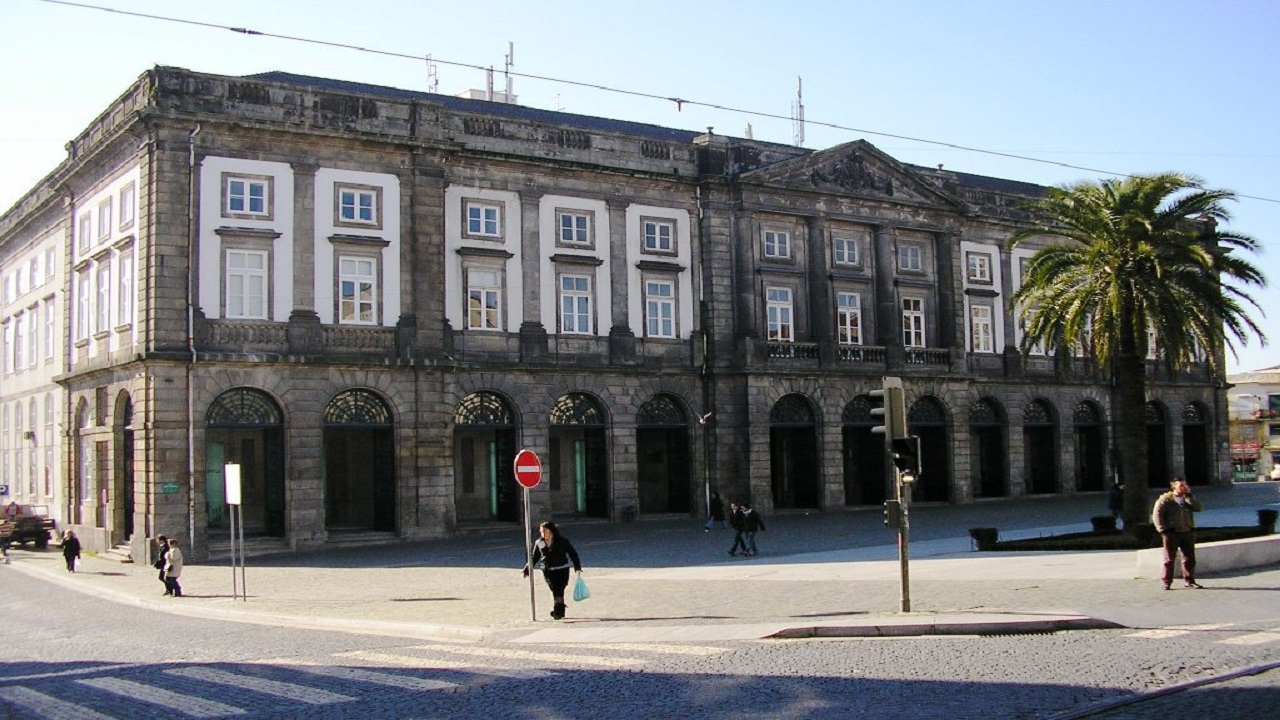 Professor de Portugal será demitido após falas sobre mulheres brasileiras