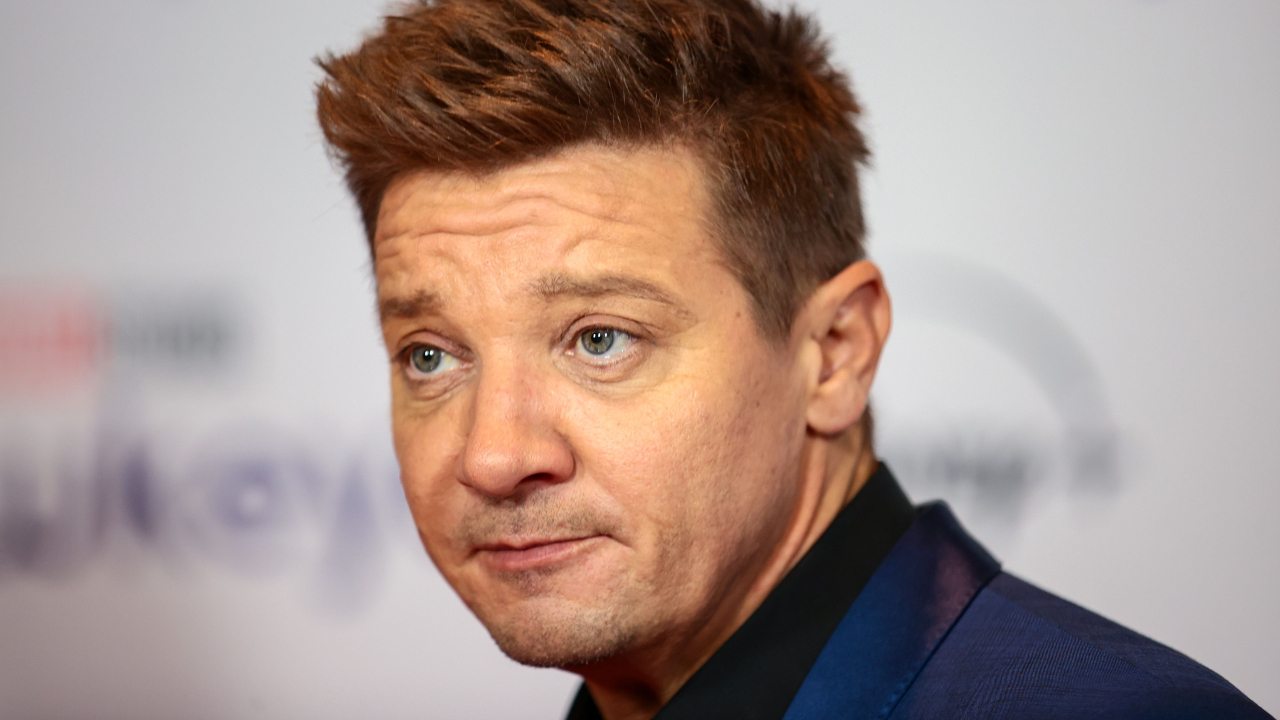 Olho de Jeremy Renner teria saltado da órbita durante acidente