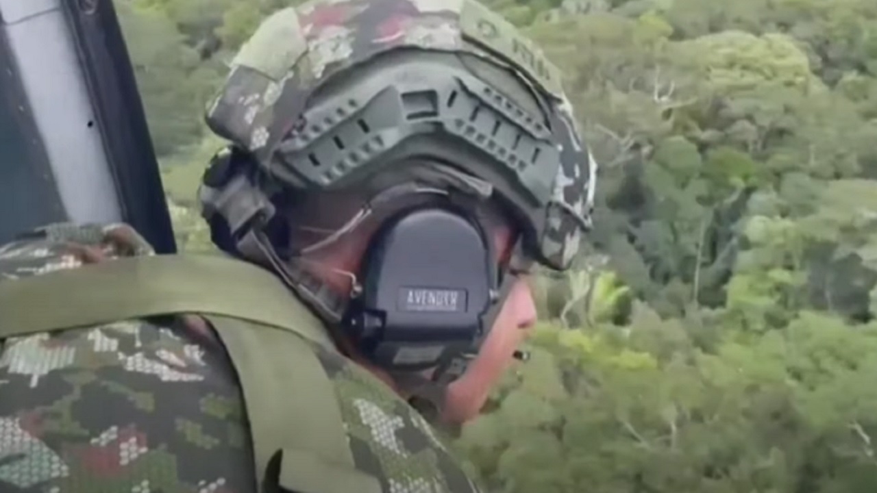 Presidente colombiano erra ao anunciar resgate de crianças em acidente aéreo