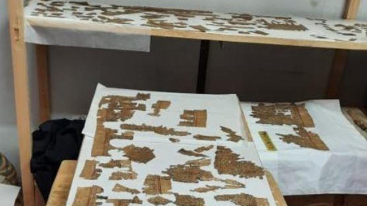 Papiro de quatro metros com capítulo do “Livro dos Mortos” é encontrado em Saqqara