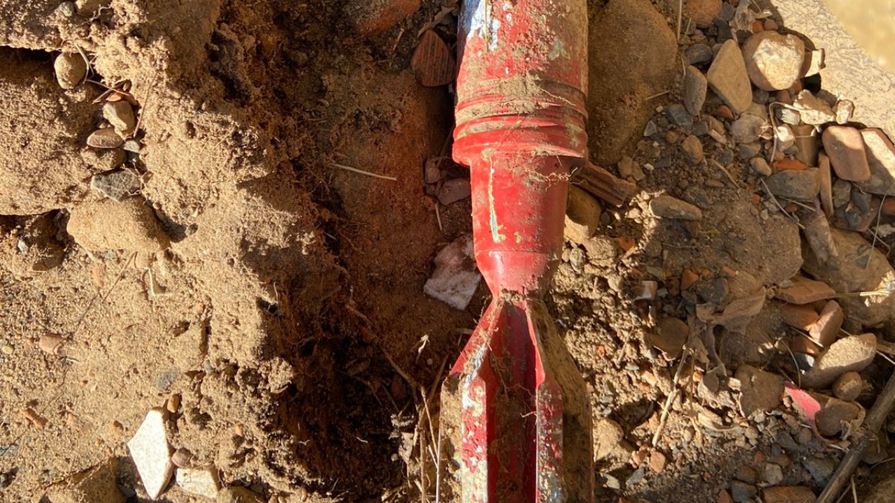 Funcionário terceirizado encontra explosivo no Rio Capivari, interior de São Paulo