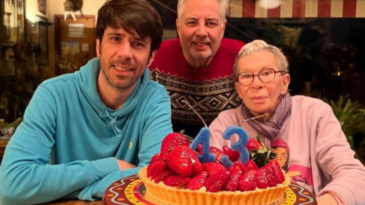 Filho de Rita Lee desmente rumores sobre saúde da cantora: “a minha mãe tá bem”
