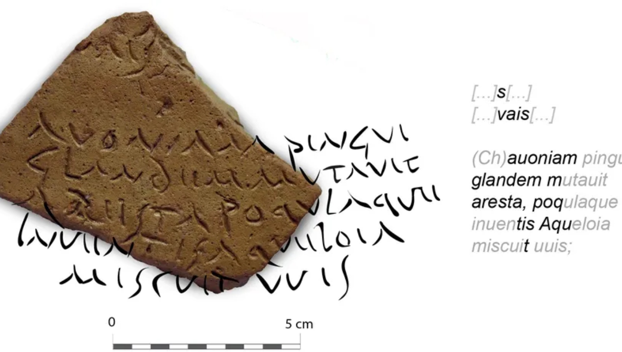 Objeto de 1,8 mil anos com poema escondido é encontrado em vila espanhola