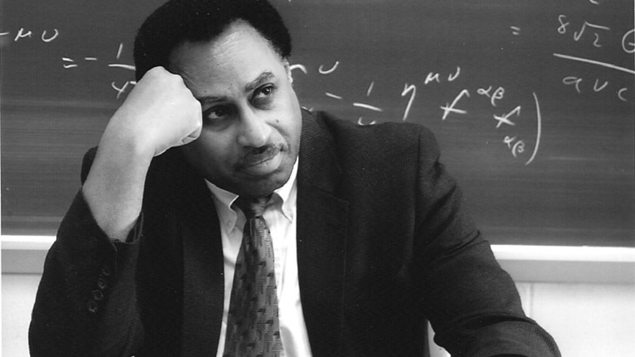 Ronald Mallett: A curiosa história do cientista que perdeu o pai e sonha em voltar no tempo