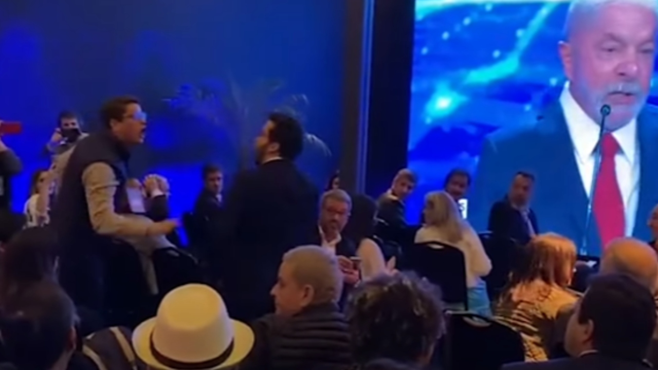 Ricardo Salles e André Janones trocam ofensas durante primeiro debate presidencial