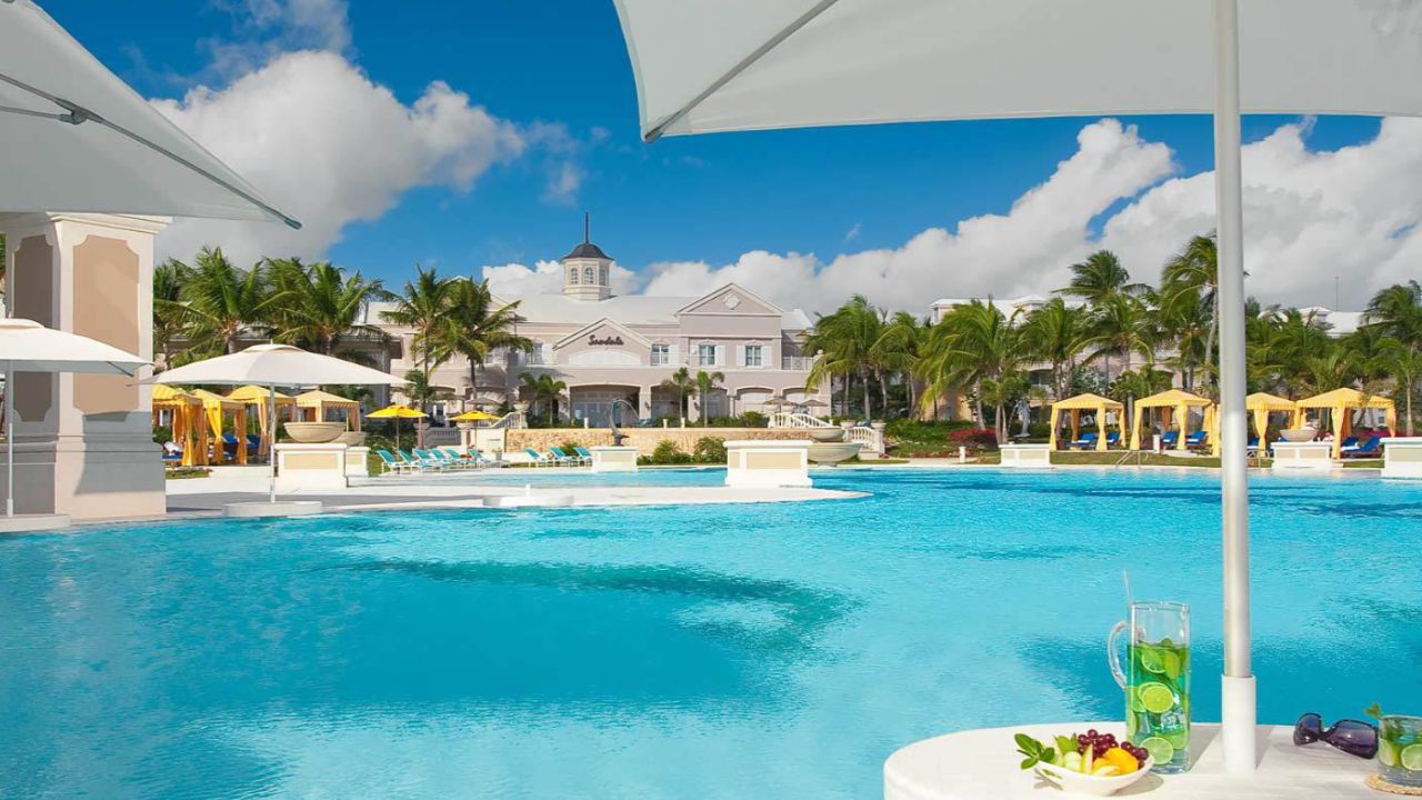 Três turistas morrem misteriosamente nas Bahamas