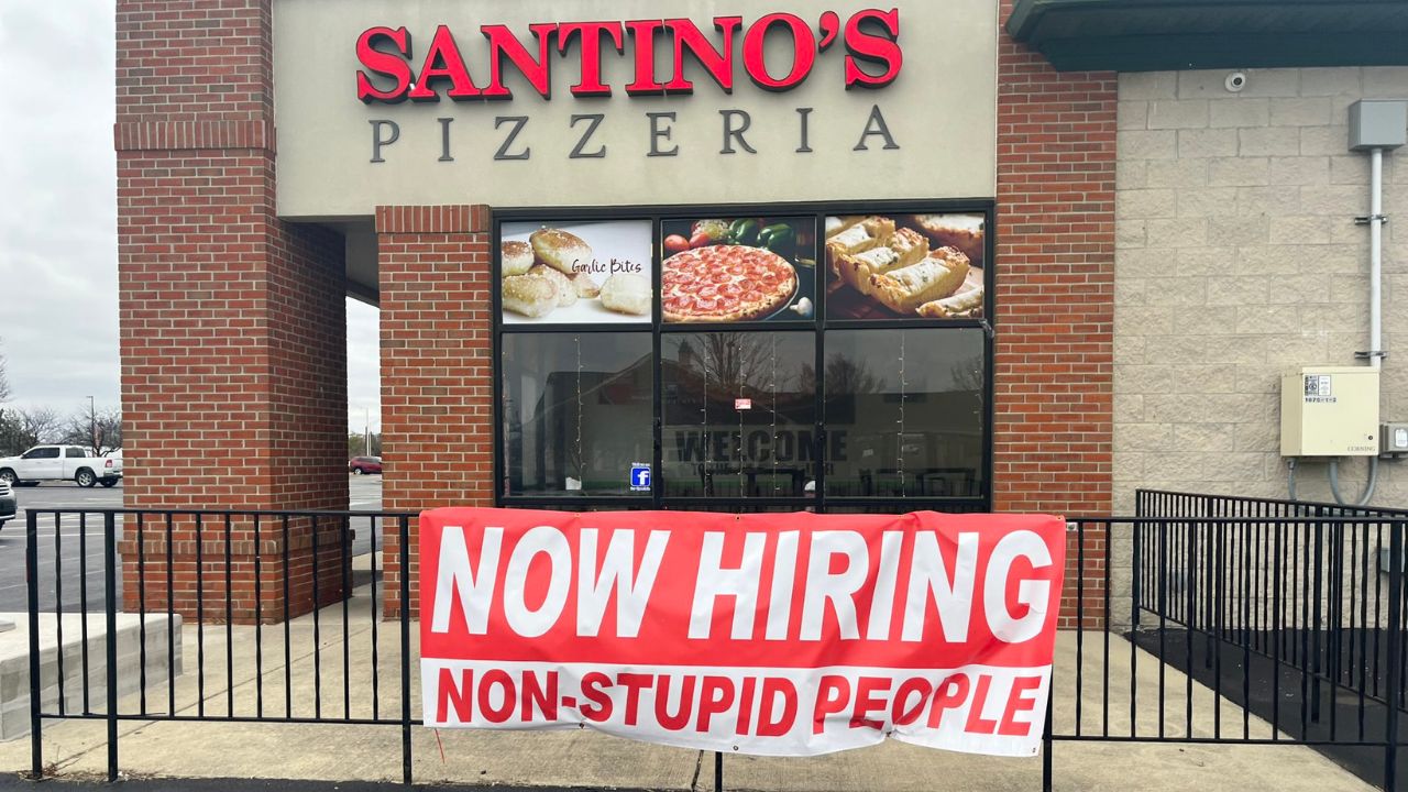 Pizzaria de Nova York anuncia que está contratando ‘pessoas não-estúpidas’