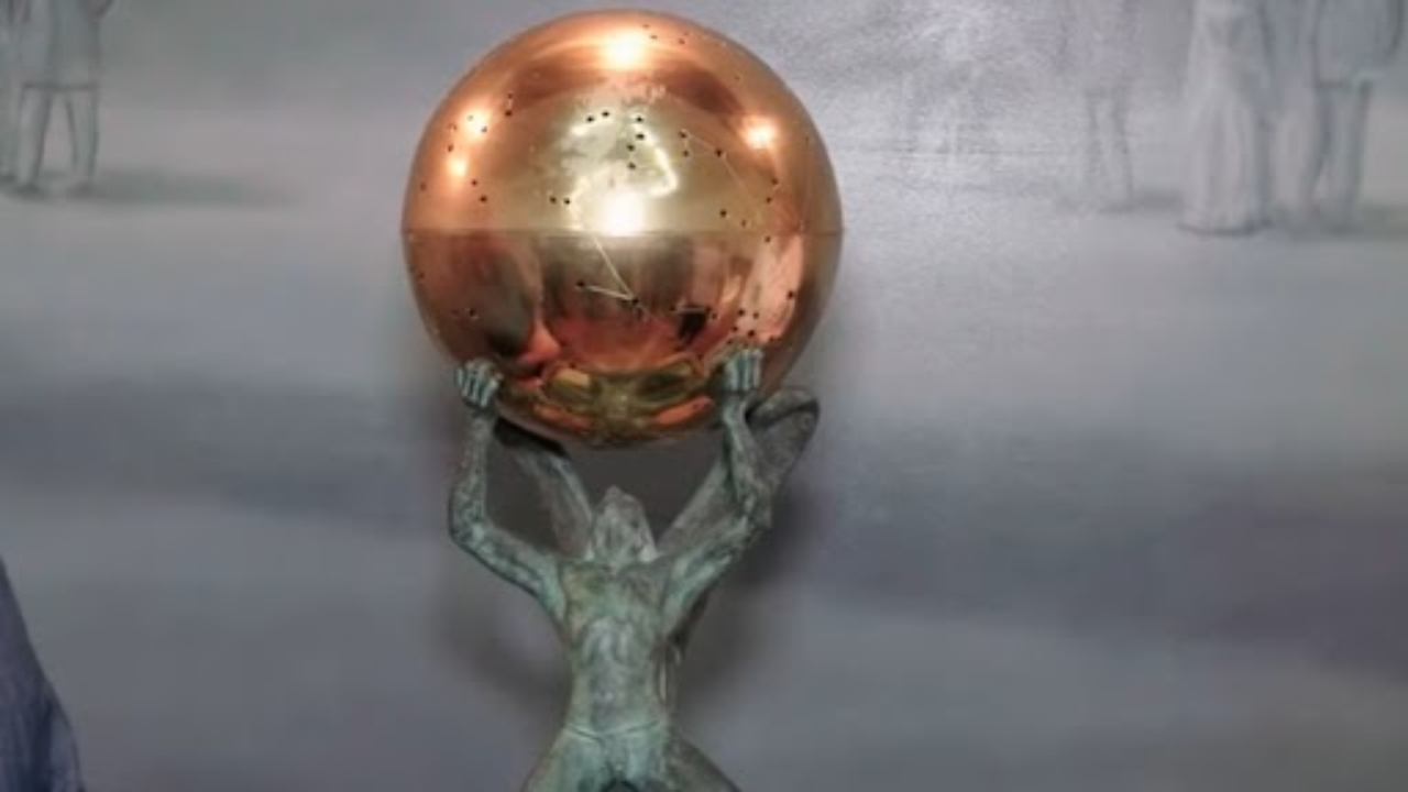Em museu do Rio, é possível ver o coração de Santos Dumont e réplica do ...