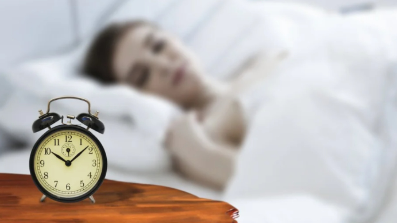 Estudo comprova que dormir pouco ou tarde causa envelhecimento precoce e morte prematura