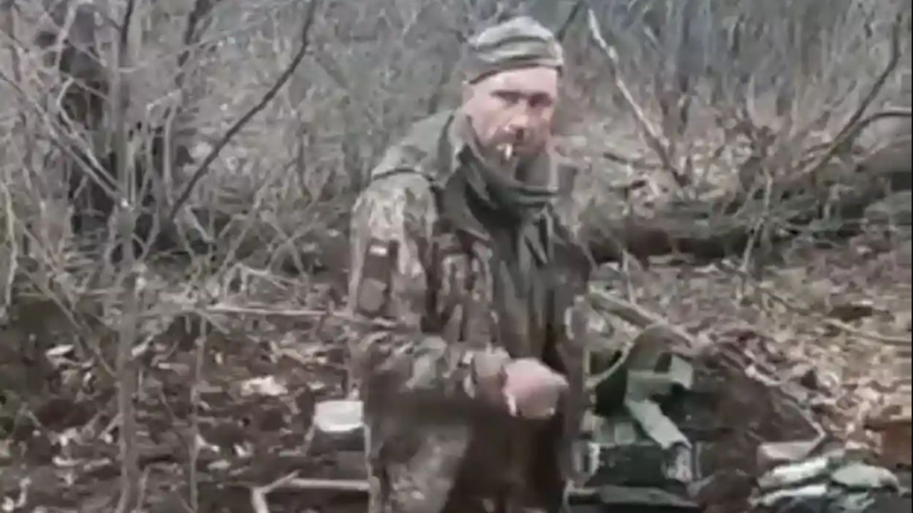 Soldado ucraniano assassinado em vídeo recebe título de ‘Herói da Ucrânia’