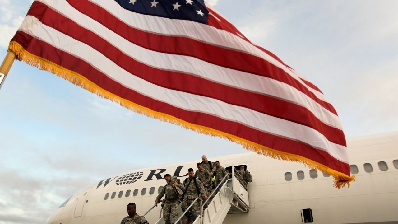 Base que abriga soldados norte-americanos no Iraque é alvo de ataque com foguete