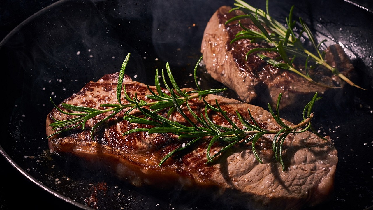 Por que pesquisadores esperam cultivar bife artificial no espaço?