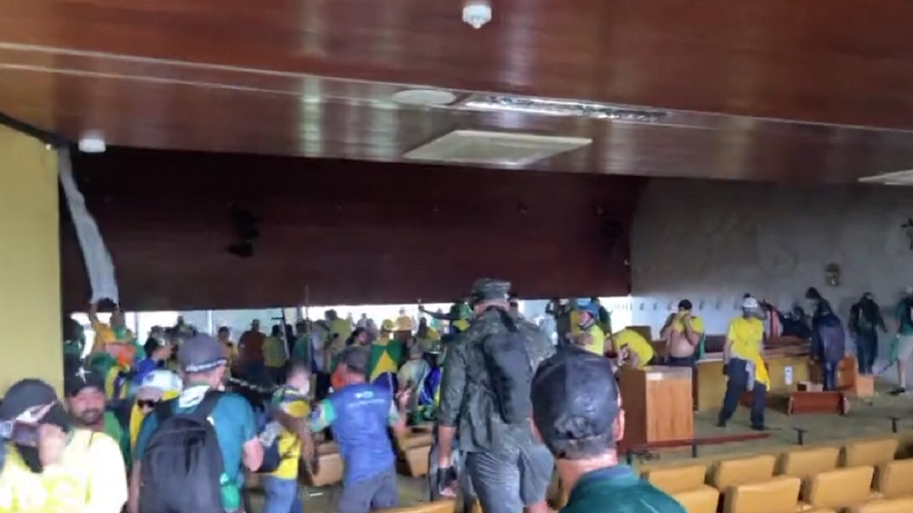 Invasão no STF: Segurança e tropa de choque retomam controle do local