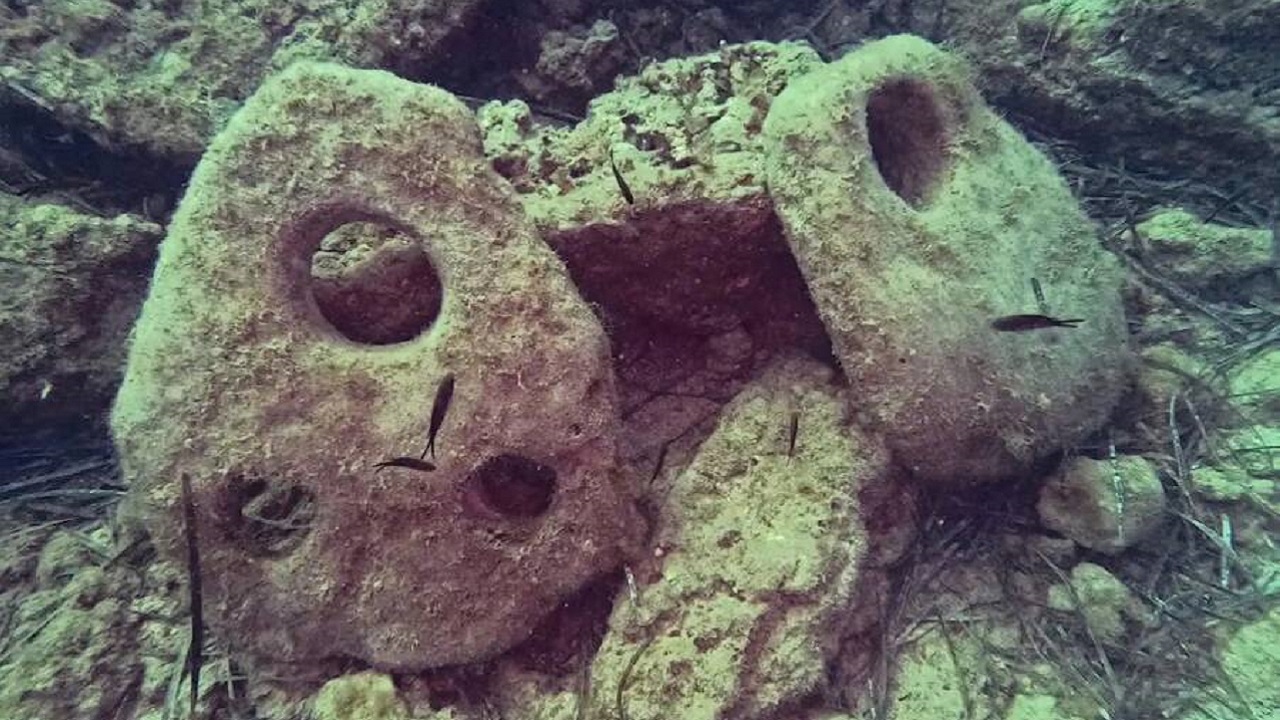 Duas âncoras de pedra de quase 3 mil anos são encontradas na Sicília