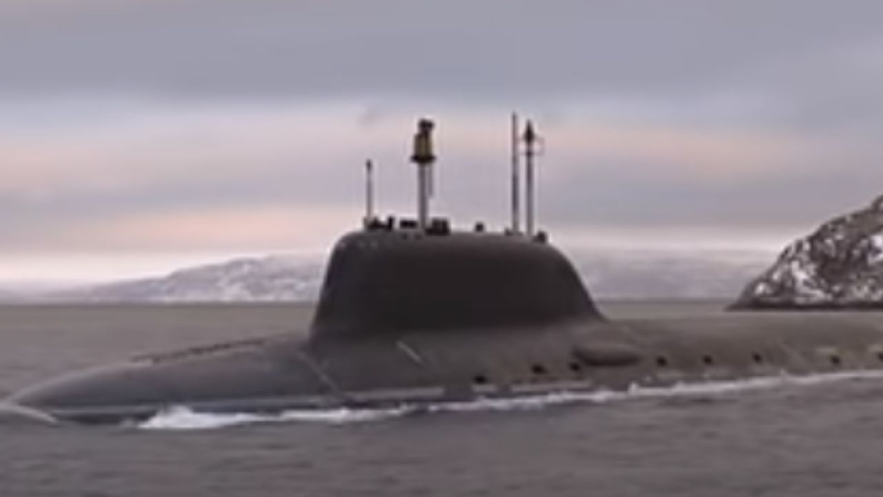 Rússia realiza disparo com míssil hipersônico de submarino: ‘Um sucesso’