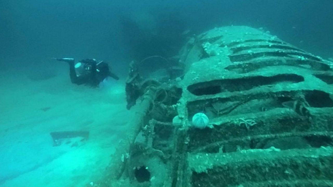 Submarino alemão que afundou durante a Segunda Guerra é visto em incríveis imagens subaquáticas