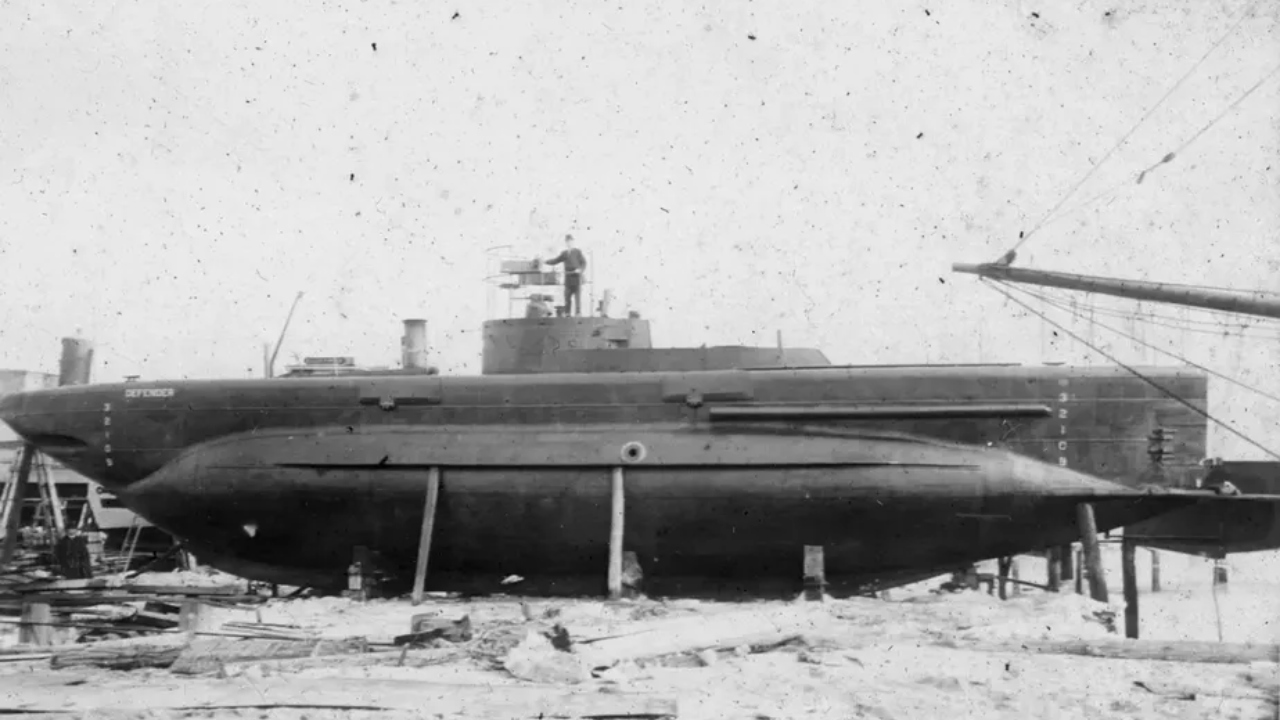 Nos Estados Unidos, submarino experimental de 116 anos é encontrado