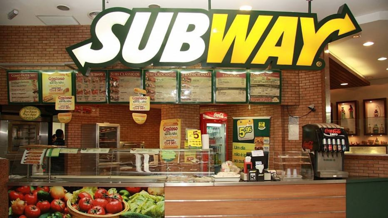 Em troca de sanduíches gratuitos ilimitados, 10 mil pessoas alteram o nome para ‘Subway’