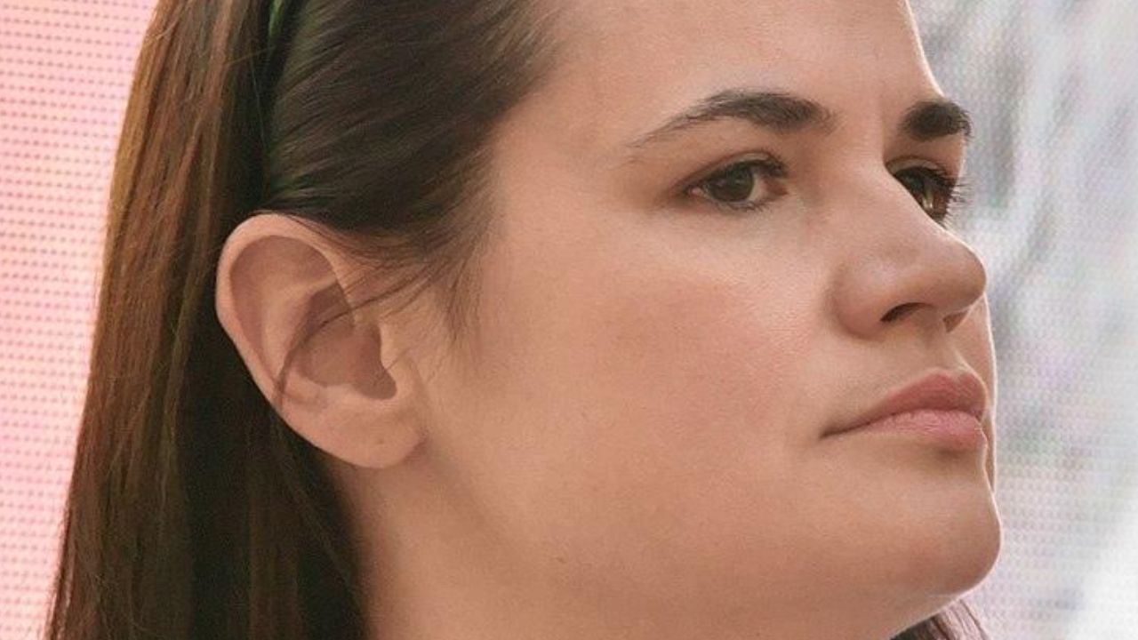Candidata à oposição da Bielorrússia se refugia na Lituânia após noite de protestos