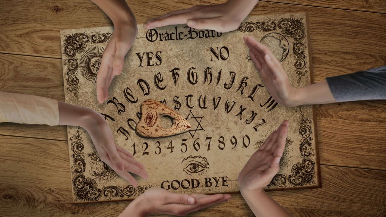Mais de 30 crianças usam tabuleiro Ouija e acabam hospitalizadas