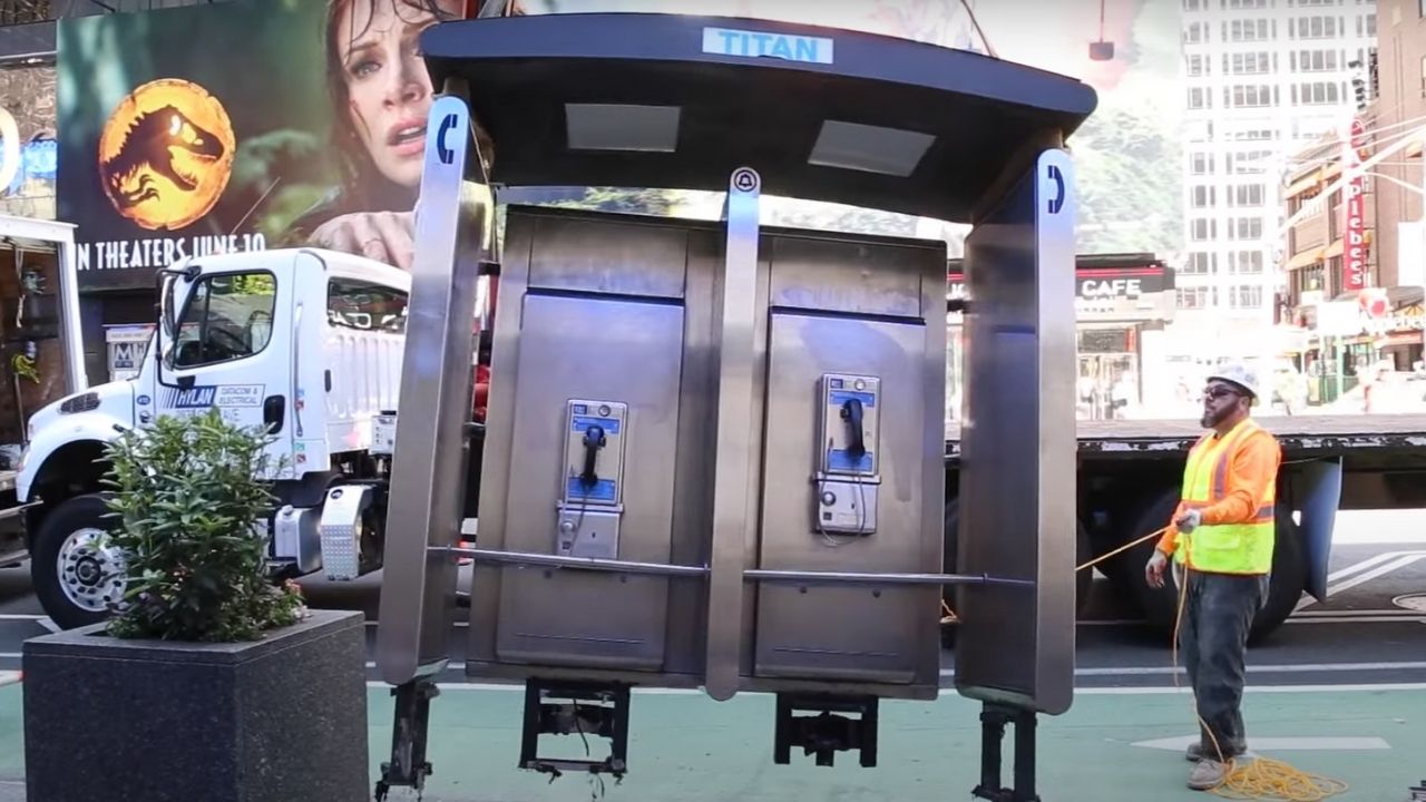 Nova York desinstala último telefone público da cidade
